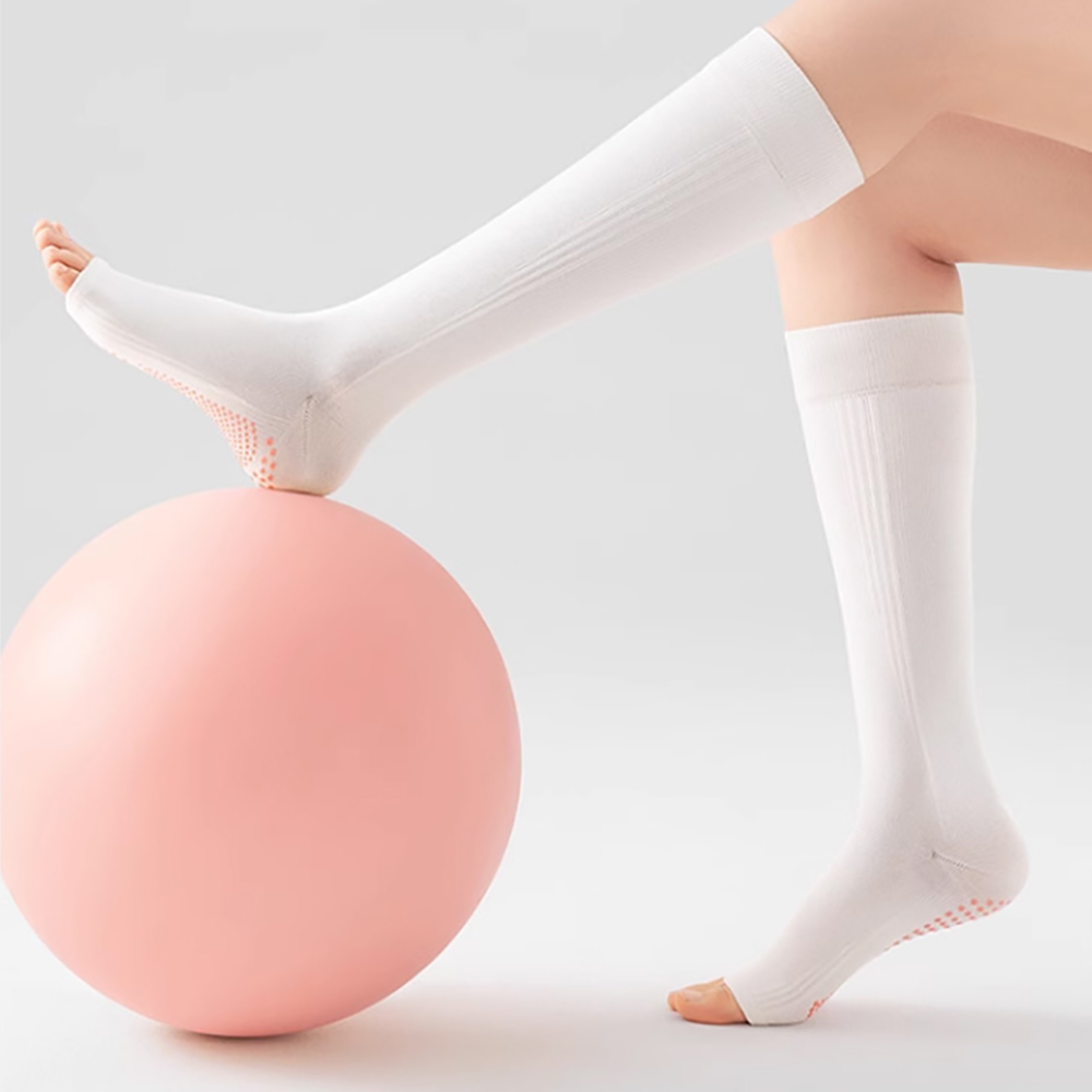 プロ仕様のオープントゥヨガソックス。滑り止め加工を施した、女 - Yoga Mat のレビューと価格